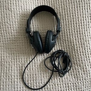 Artek RCA Over Ear Professional Studio Monitoring Wired Headphones